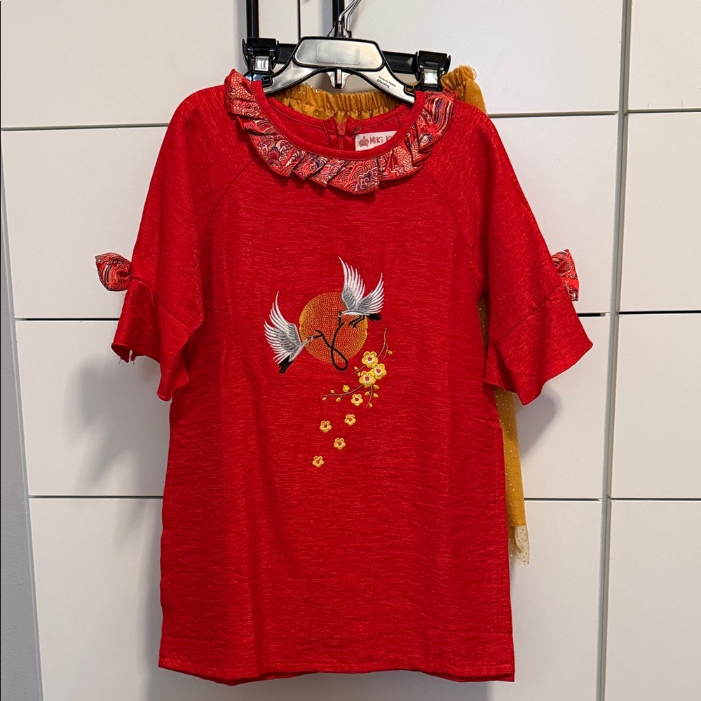 Girls Chinese/Vietnamese traditional dress